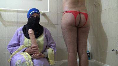 مصرية بتخون جوزها بترسل فيديوهات لجرها كلام مصري Arab Wife With Indian Cuckold Husband - hclips.com - India
